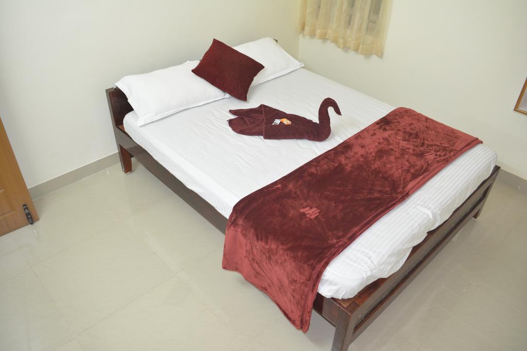 Jp Nivaas Guest House Майладутурай Екстериор снимка