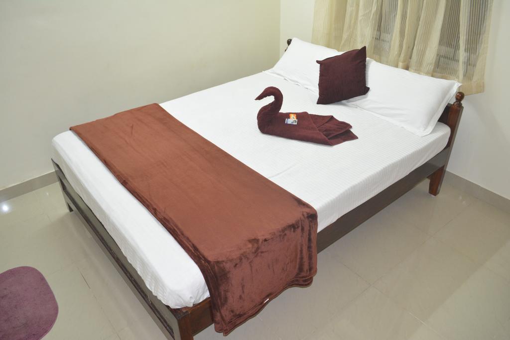 Jp Nivaas Guest House Майладутурай Екстериор снимка