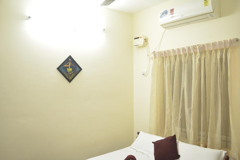 Jp Nivaas Guest House Майладутурай Екстериор снимка
