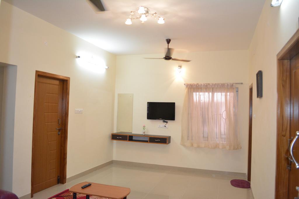 Jp Nivaas Guest House Майладутурай Екстериор снимка