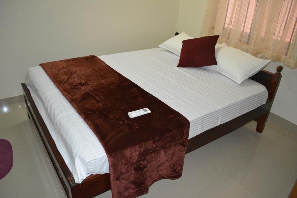 Jp Nivaas Guest House Майладутурай Екстериор снимка